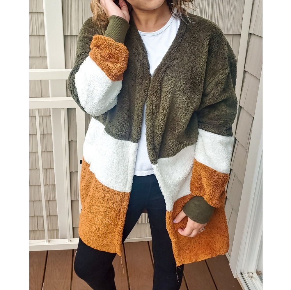 Colorblock Teddy Coat - Picture 2 of 4